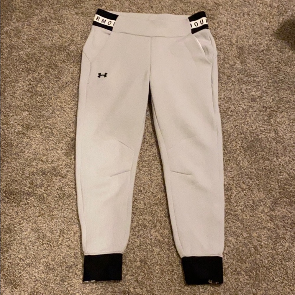 UNDERARMOUR White Loose Sweatpants/Joggers Small